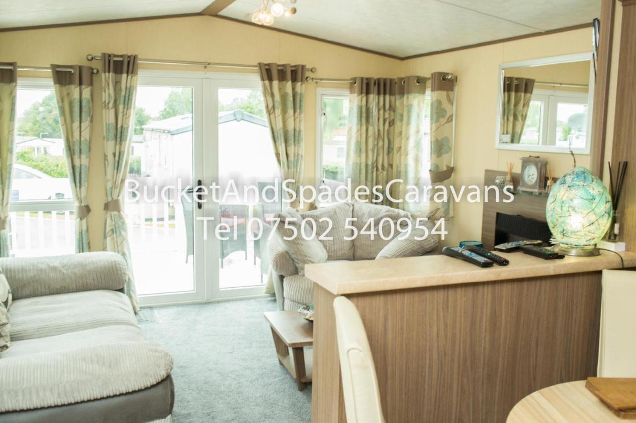 Blackpool Caravans Marton Mere Екстериор снимка