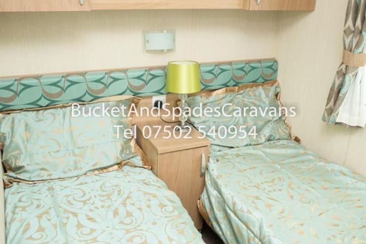Blackpool Caravans Marton Mere Екстериор снимка