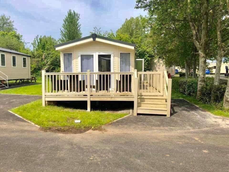 Blackpool Caravans Marton Mere Екстериор снимка