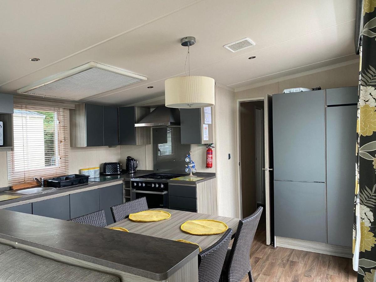 Blackpool Caravans Marton Mere Екстериор снимка
