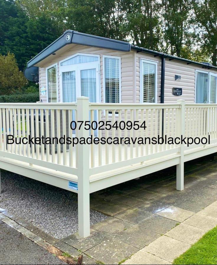 Blackpool Caravans Marton Mere Екстериор снимка