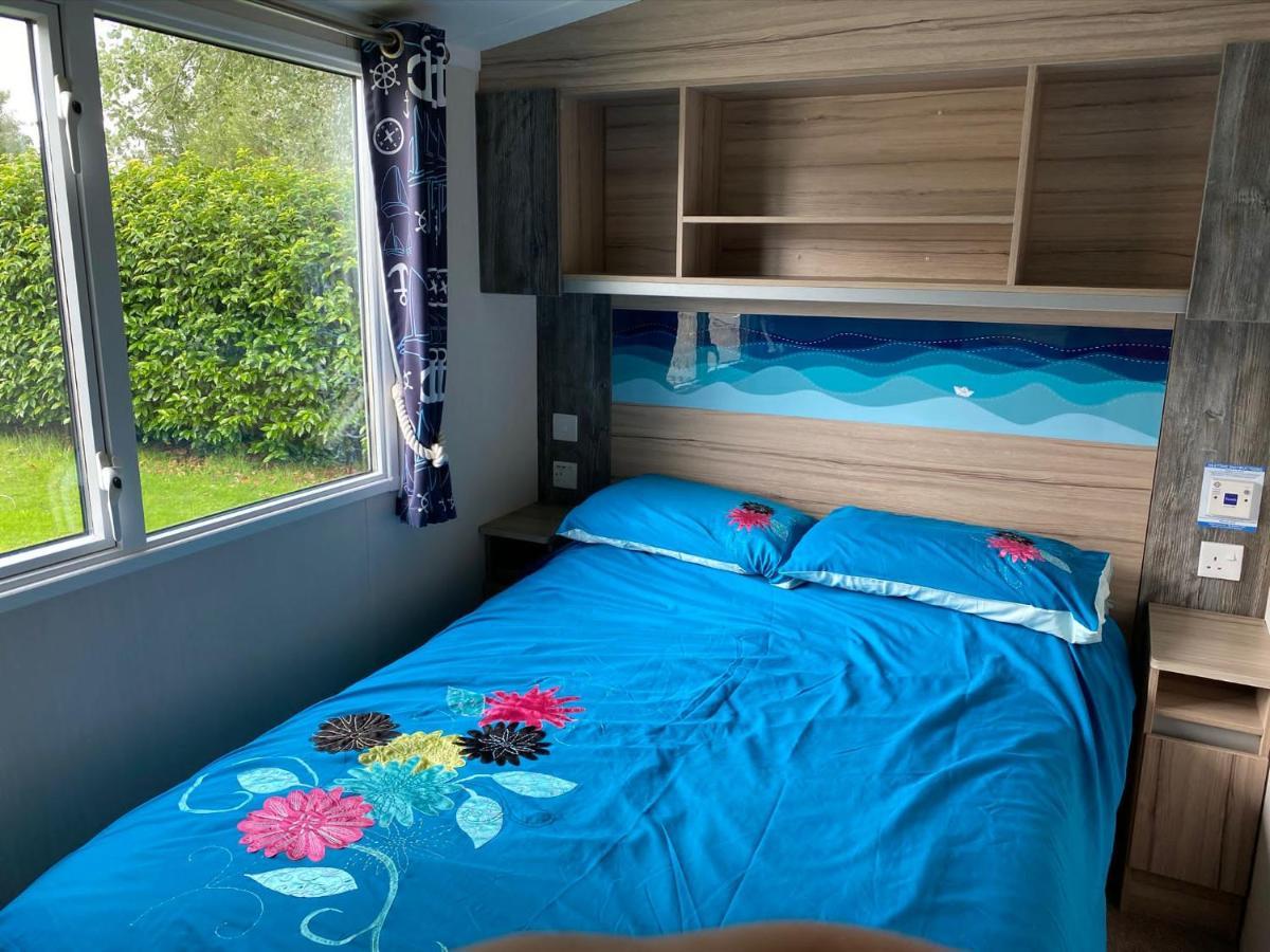 Blackpool Caravans Marton Mere Екстериор снимка