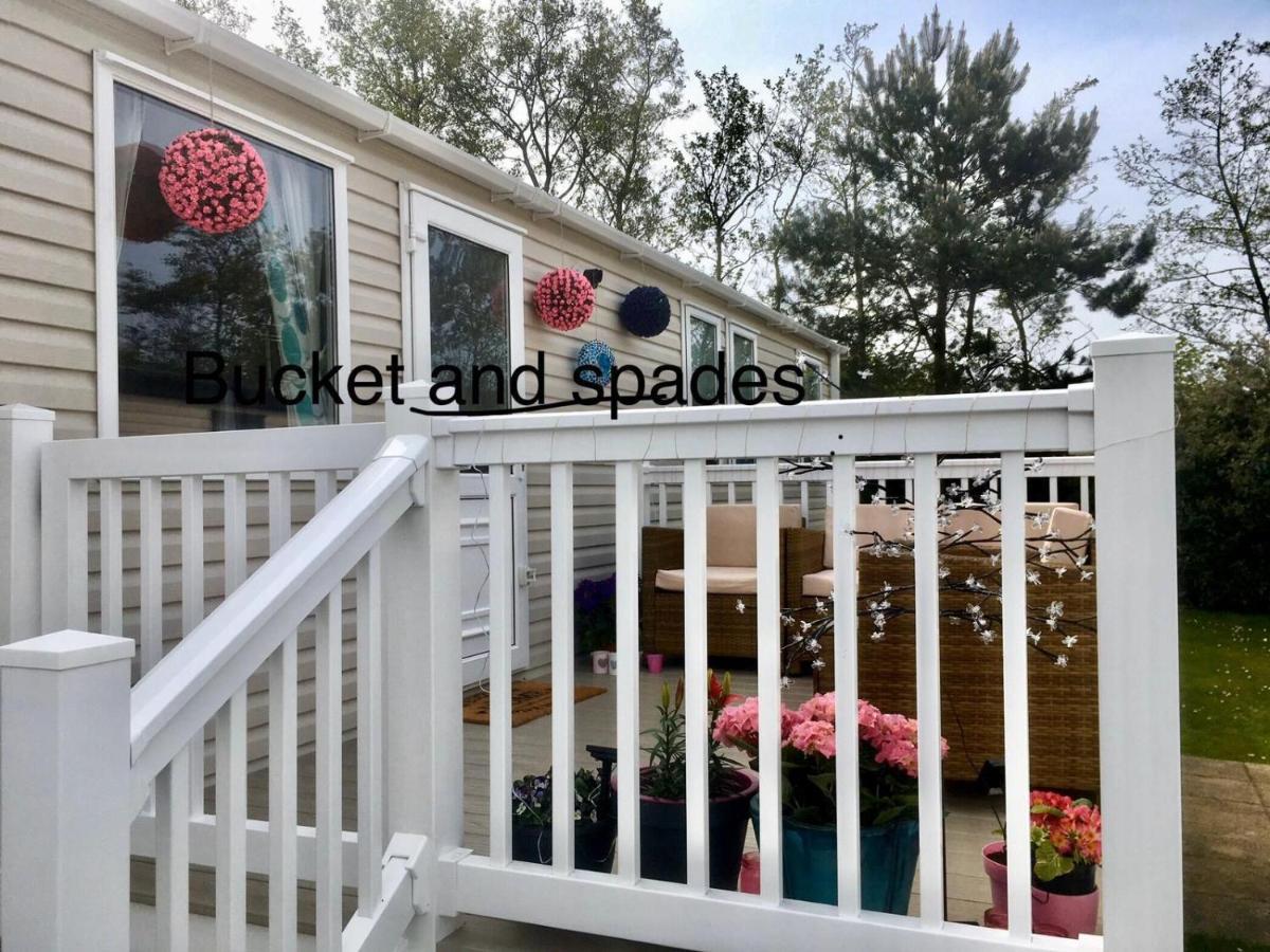 Blackpool Caravans Marton Mere Екстериор снимка
